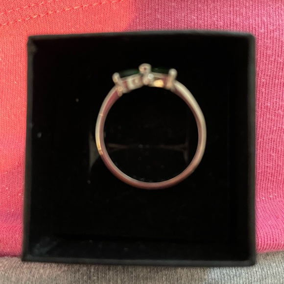 Three 3 Leaf Clover Shamrock Emerald Green Stones Silver Ring - Picture 2 of 4